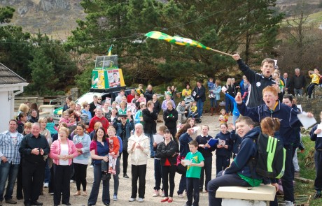 A big crowd welcomes The Voce of Ireland finalist Shane. Photo courtesy of Fr Eamonn McLaughlin 