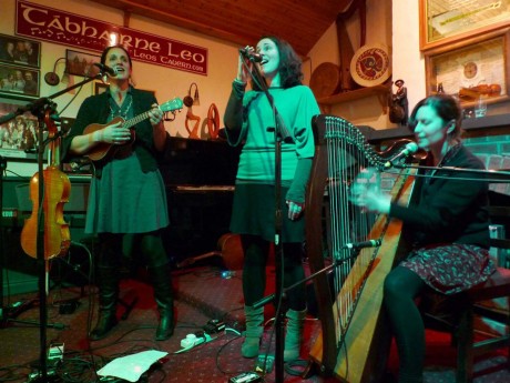 Last month's CluBeo special guest were Malin's fabulous sister trio, The Henry Girls.