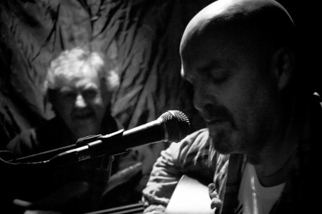 Jonathan Smeaton (right) performing with Billy Robinson The Cottage Live Sessions on Friday night. Photos: AML Optics