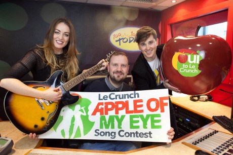 Roisin O, KC and Paul Walsh at Today FM to launch the Le Crunch Apple of My Eye song contest for 2014. The competition invites Irish songwriters to enter for €10,000 in cash prizes to find Ireland's greatest cover version.