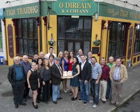 The cast of Ros na Rún celebrates 18 years.