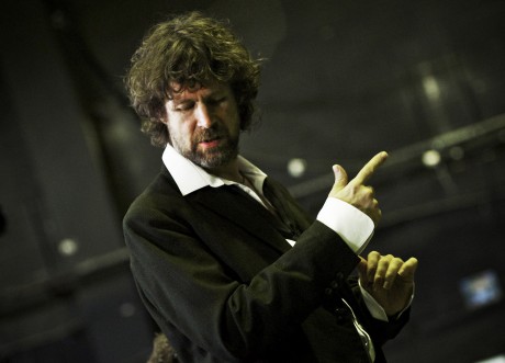 Liam Ó Maonlaí leads the musicians in Rian UnPlugged at An Grianan Theatre this Wed 24 Sept. Photo by Ros Kavanagh.