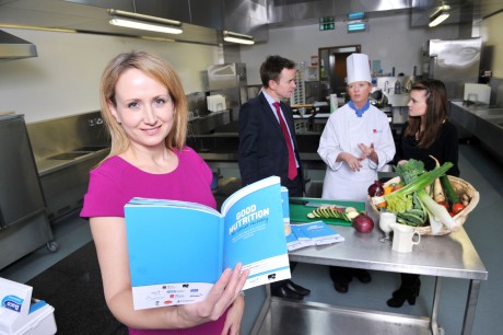 Dr Aoife Ryan (Lecturer in Nutritional Sciences, UCC), Background L to R: Dr Derek Power (Consultant Medical Oncologist, CUH & MUH), Ms Ann O’Connor (Lecturer in Culinary arts, CIT) and Ms Éadaoin Ní Bhuachalla (Research Dietitian, UCC). 