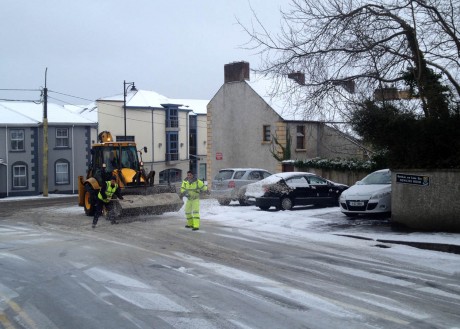 Council staff gritting New Line Road, Letterkenny on Tuesday morning.