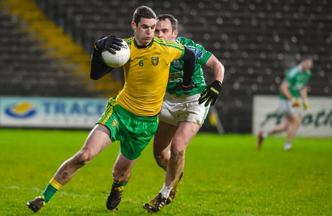 Caolan Ward in possession for Donegal    RMG02