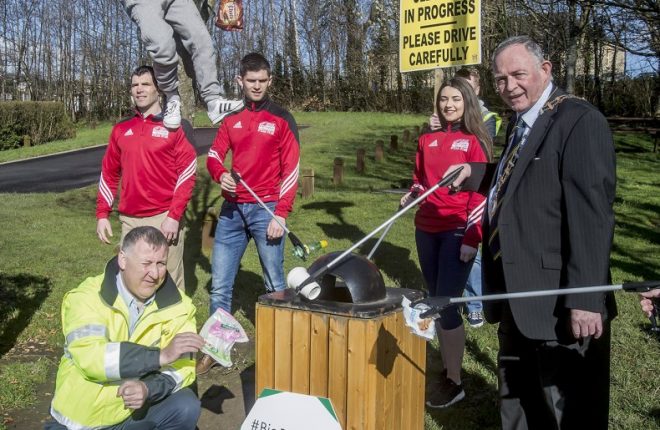 Martin Roarty, Litter Warden with Cathaoirleach Cllr Terence Slowey and the Ryan Family at the launch of the Big Donegal Clean Up 2017.