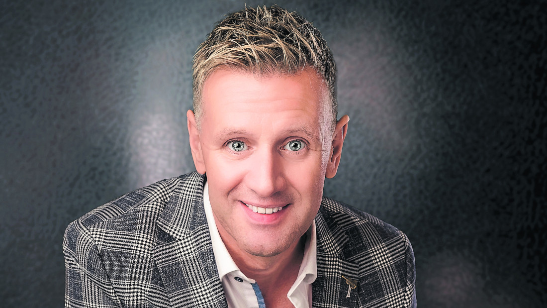 Your chance to see Mike Denver in Jackson’s Hotel